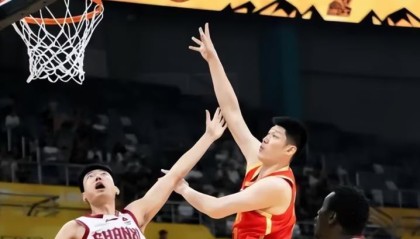 广厦队2分惜败，胡金秋、塔克责任重大，巴里-布朗空砍35分